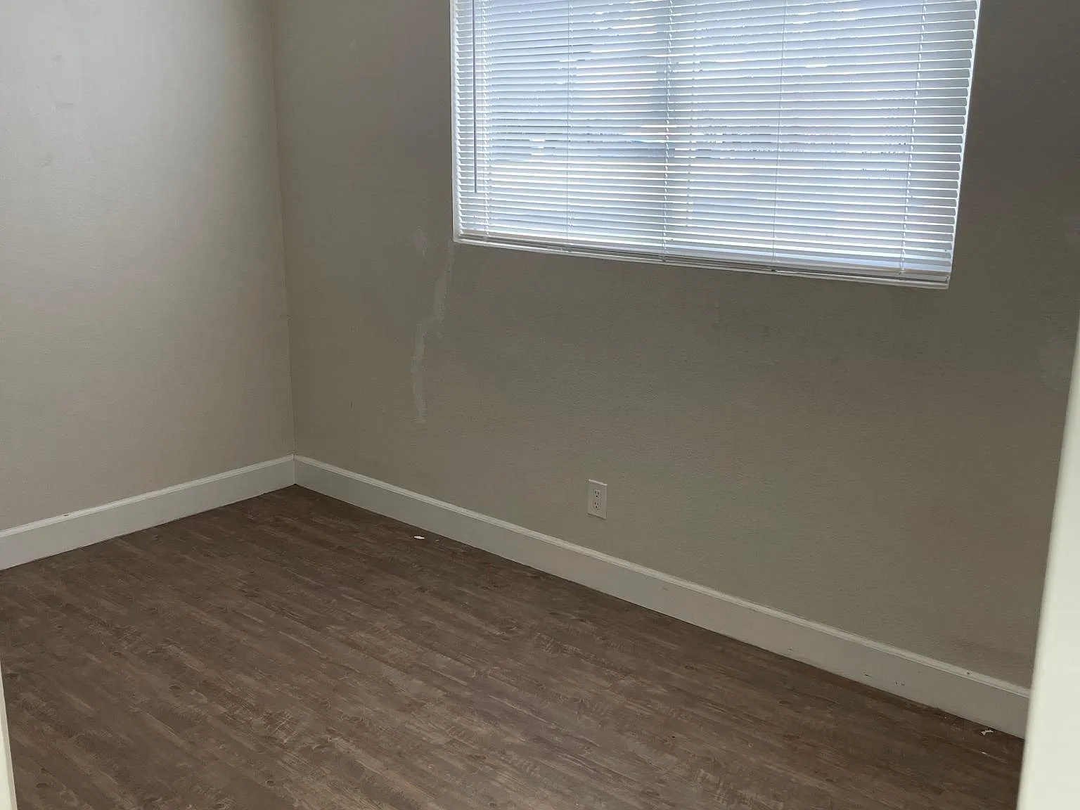 2 bed, 750 sqft, $2,300 — Photo 4