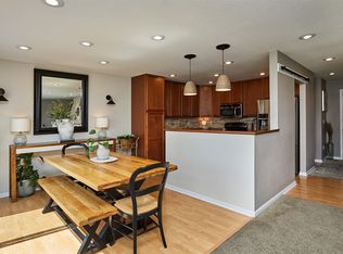 1403 93rd St, West Des Moines, IA 50266