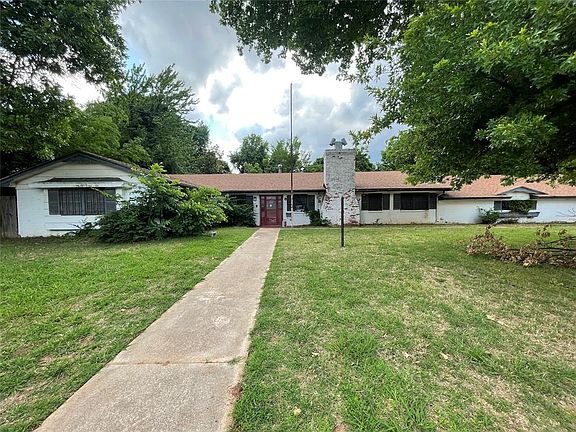 3rd image of 3609 Meadowbrook Dr