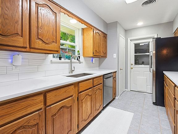 3rd image of 1233 Bardfield Ave