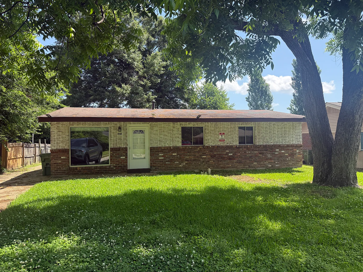 3 bed, 1095 sqft, $3,000 — Photo 1
