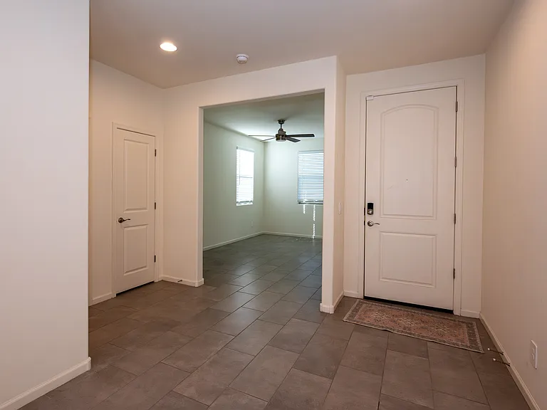 10410 W Robertson St — Photo 8