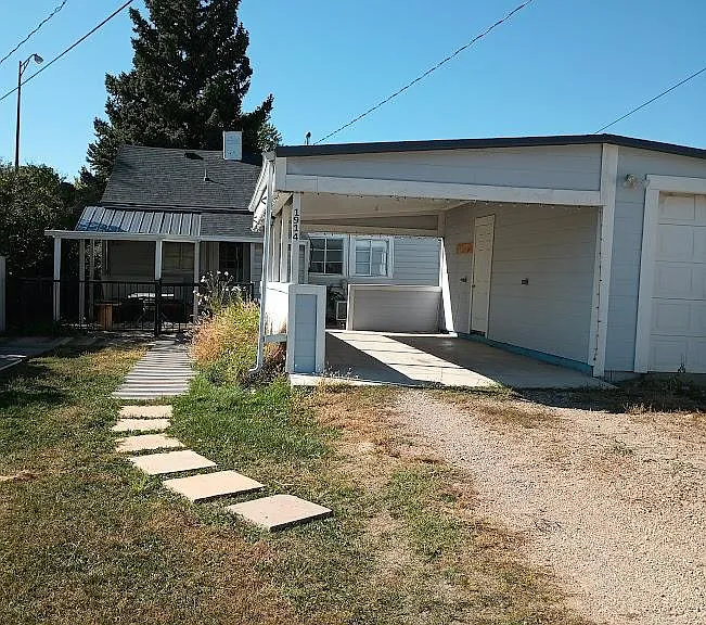 Back house/carport/patio
