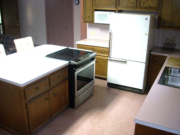 4th image of 1047 Park Estates Ct