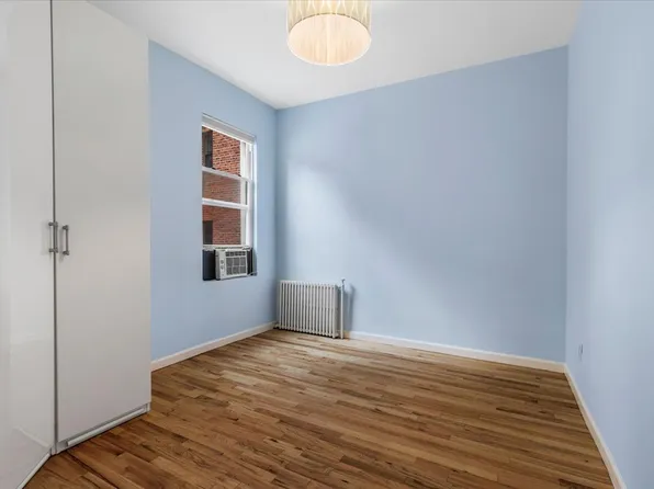 525 East 235th Street image 14 of 23