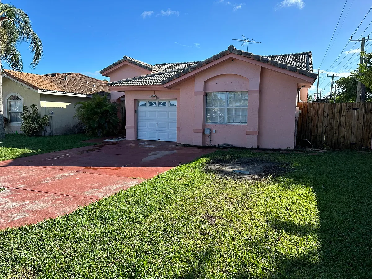 Building Photo - 14690 SW 169th Ter