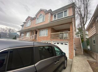 333 Freeborn St #2, Staten Island, NY 10306
