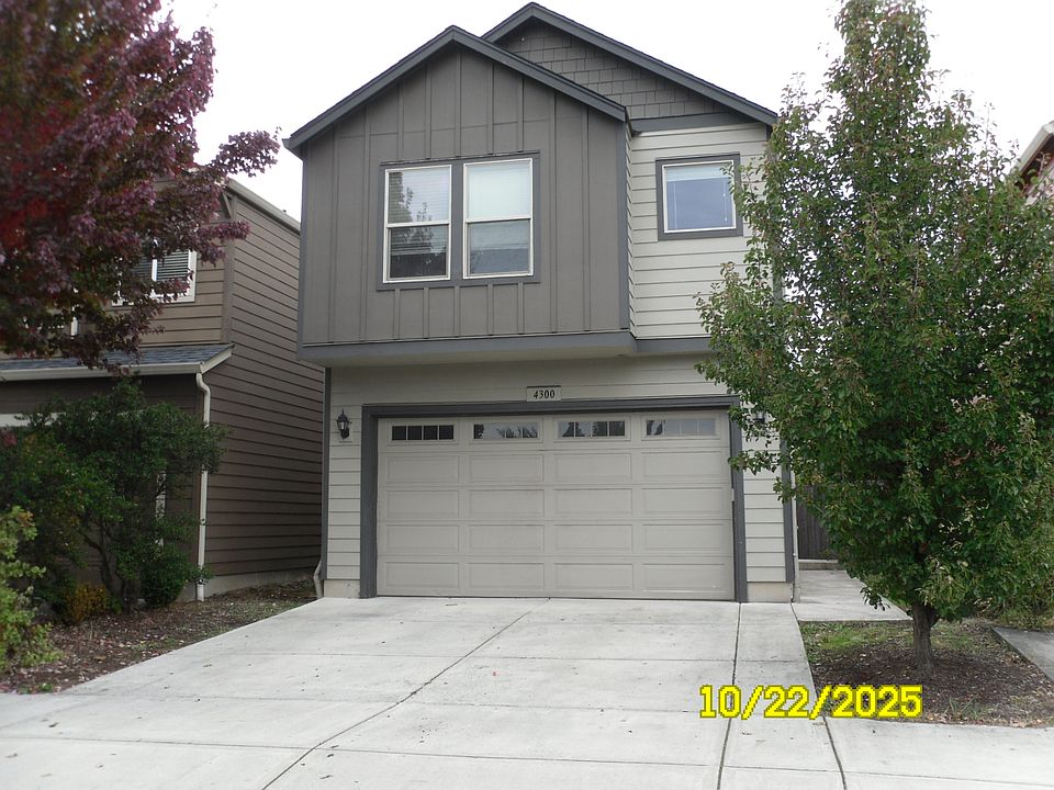 1st image of 4300 NE 34th Cir