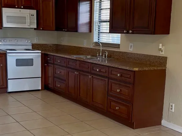 50 NW 8th Ave #2, Dania, FL 33004