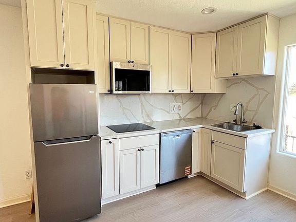 2nd image of 2776 Sydney Way