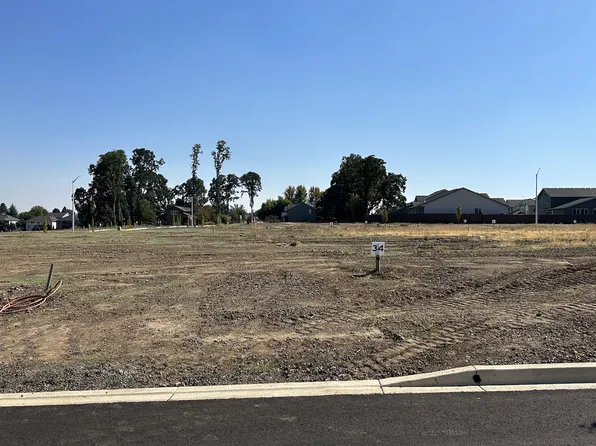 1514 NW Adelaide St #34, McMinnville, OR 97128