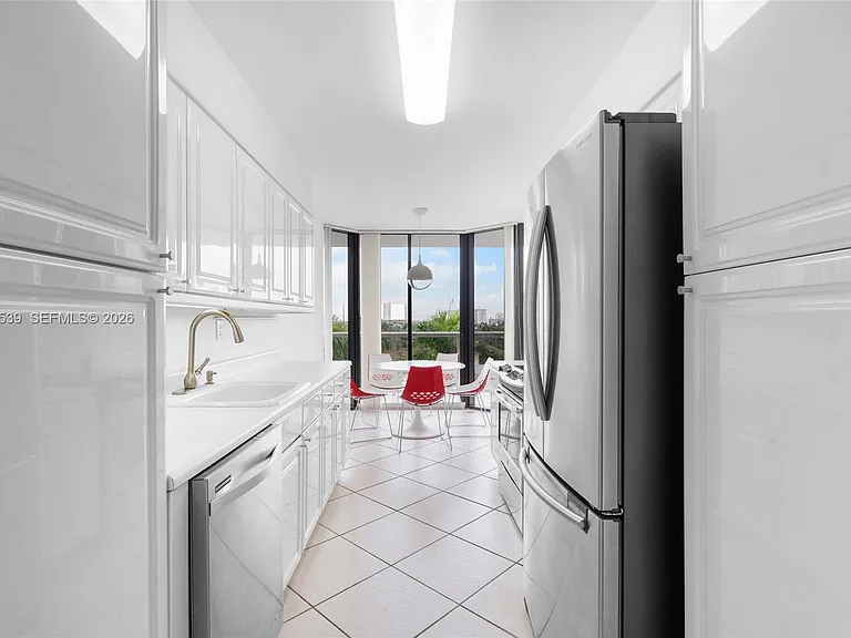 3598 Yacht Club Dr #601 — Photo 14