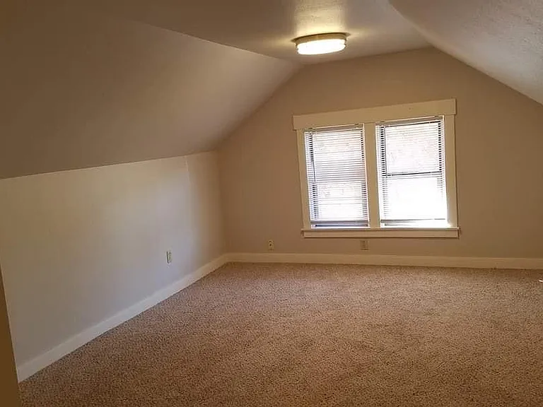6032 N Lacey St #A — Photo 10