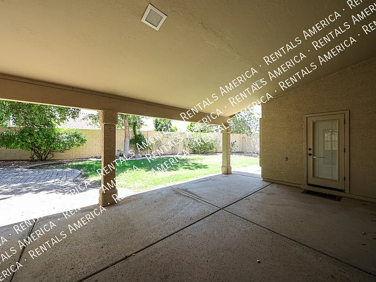 1635 W Wisteria Dr — Photo 37