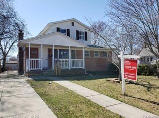 23006 Euclid St, Saint Clair Shores, MI 48082