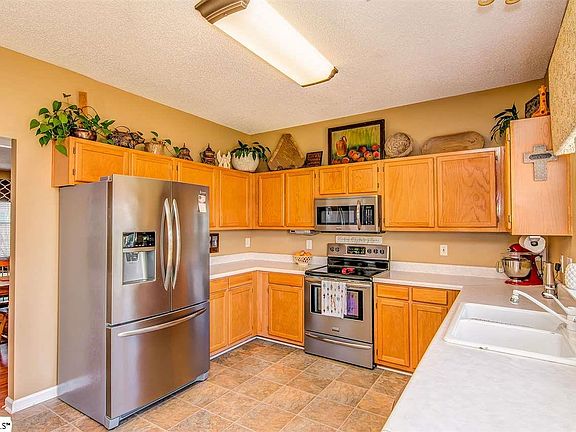 5th image of 105 Eagleston Ln