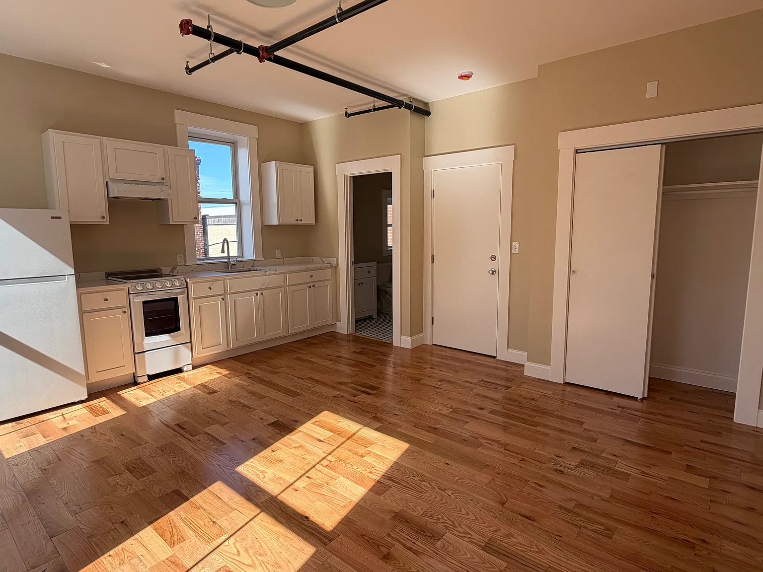 Studio, $1,495 — Photo 2