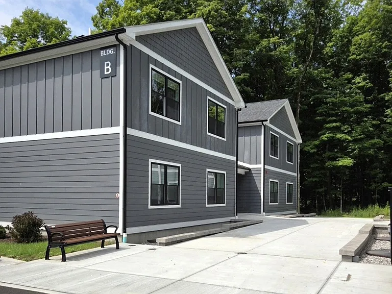 3185 New York 22 #B1 — Photo 1