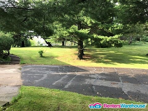 2nd image of 5995 Woodlane Dr