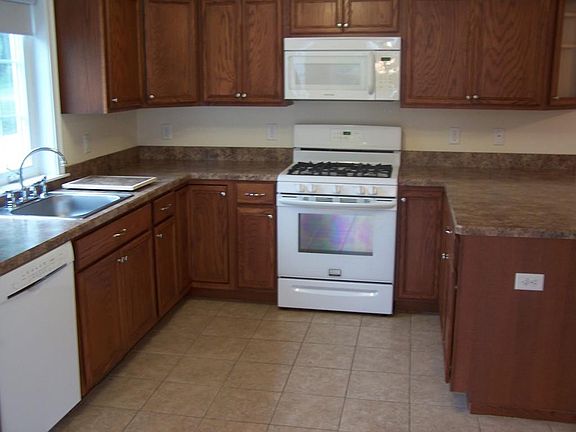 3rd image of 85 Plymouth St #2