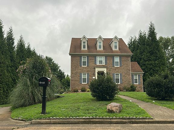 2nd image of 135 Magnolia Dr