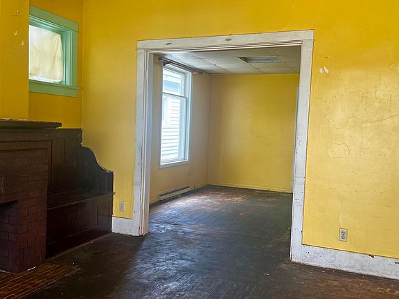 4th image of 512 E Danaher St