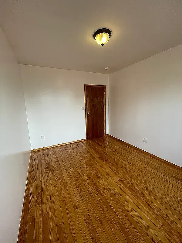 528 40th Street — Photo 3
