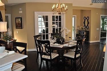 4th image of 320 Quarry Lakes Dr
