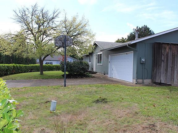 Driveway accommodates two vehicles
