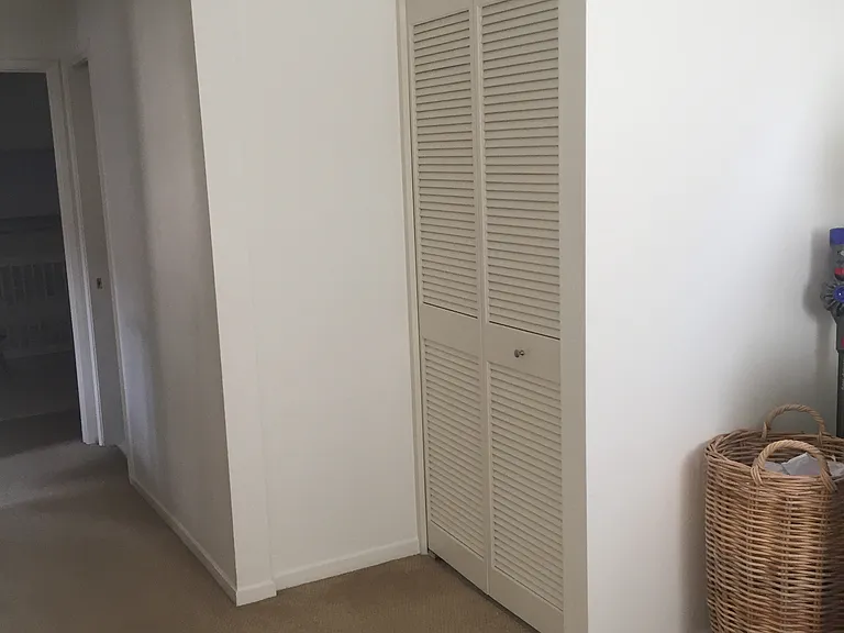 Hall with washer/dryer
