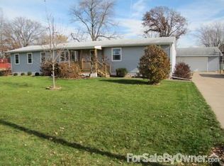 200 Cedar Dr, Colona, IL 61241