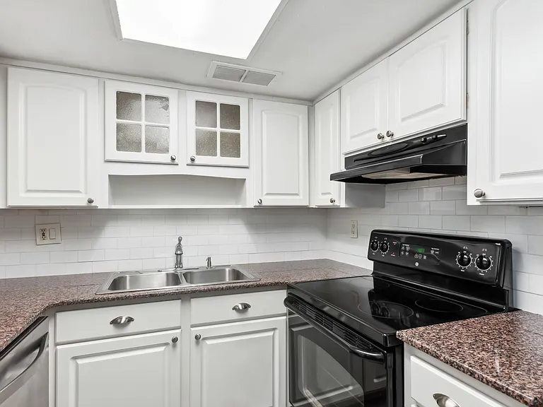 4609 W North B St #111 — Photo 9