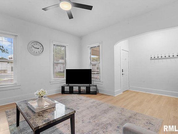 4th image of 1123 Rutledge St