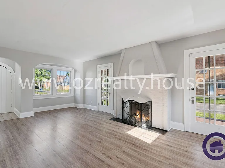 3756 Maxwell Rd — Photo 4