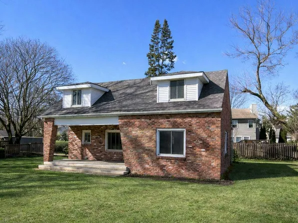 5563 Silvertown Dr, Sylvania, OH 43560