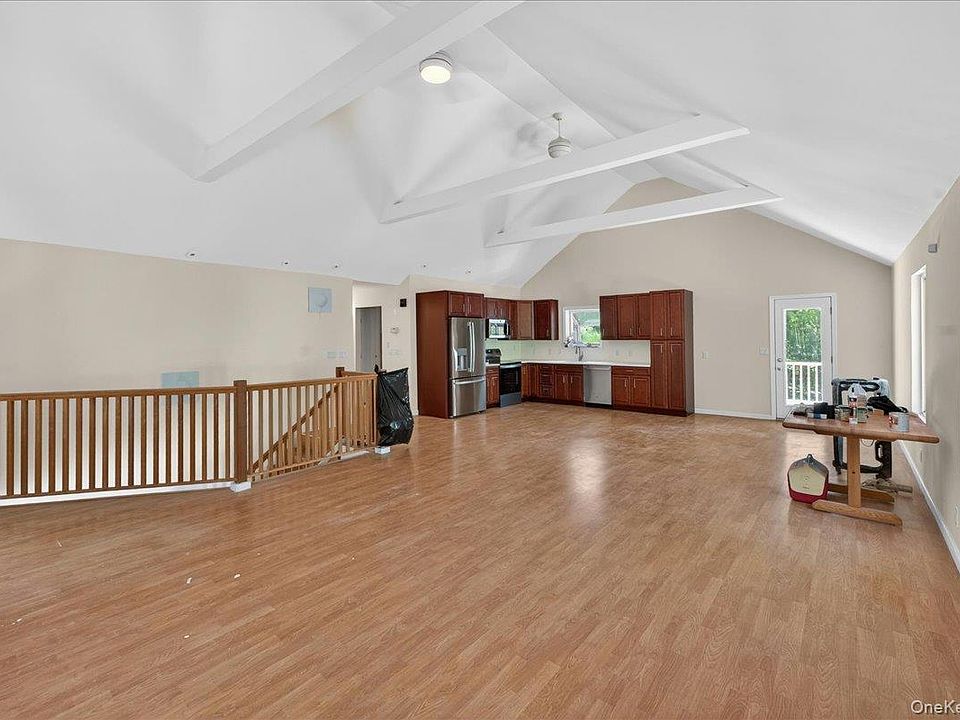 1st image of 52 Victory Avenue