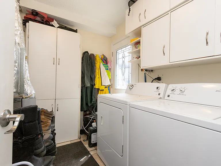 21573 Cherrington Ave — Photo 15