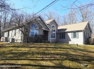 2431 Beartown Rd, Canadensis, PA 18325