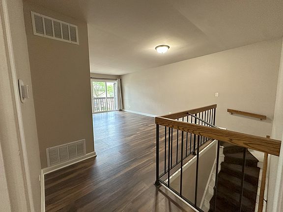 5th image of 276 Sioux Dr