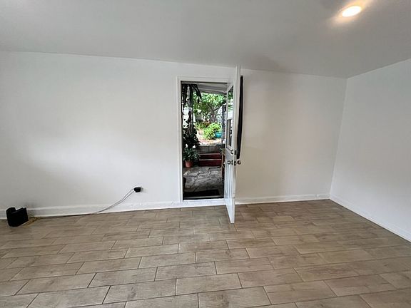 2nd image of 161 1/2 N Hoover St