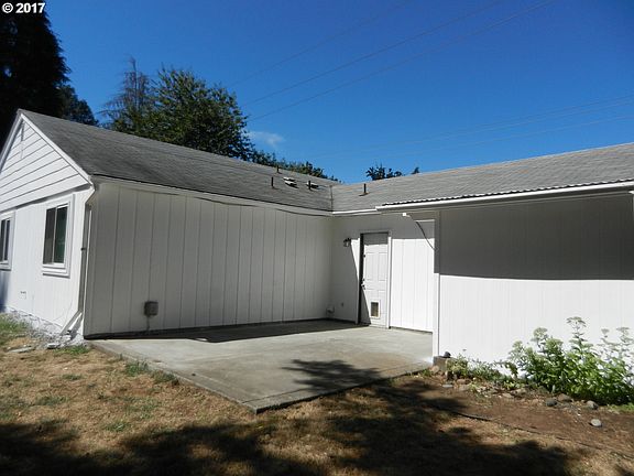 3rd image of 15509 NE 28th St