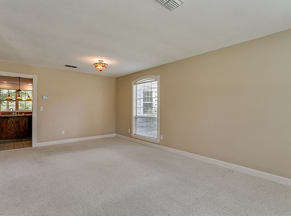 5th image of 750 Arran Ct