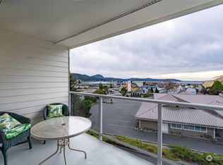1800 Skyline Way APT 303, Anacortes, WA