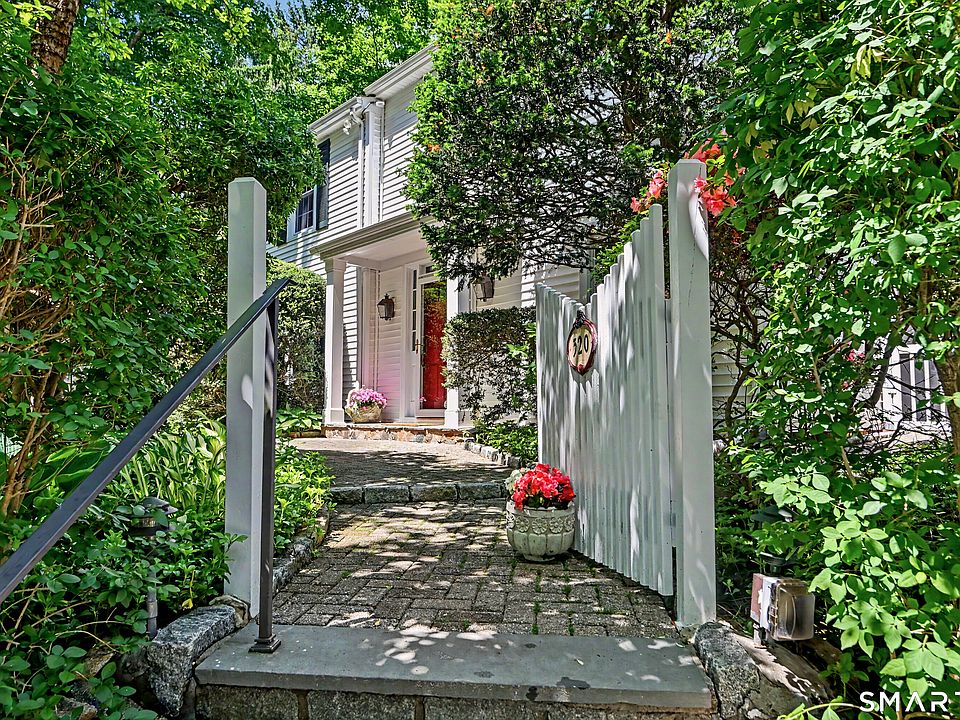 1st image of 320 Ingleside Drive