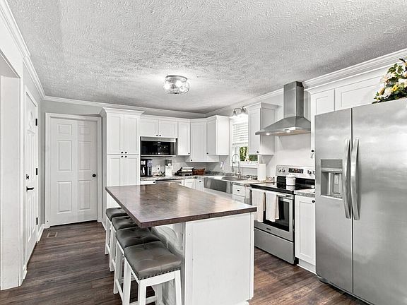 4th image of 135 Glover St