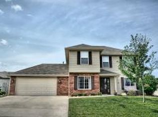 5310 Wood Lake Ct, Columbia, MO 65202