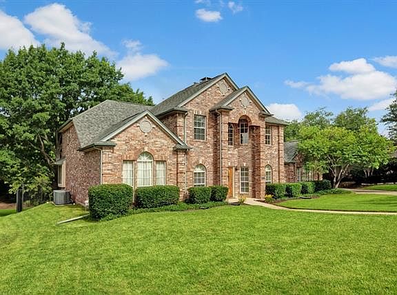 2nd image of 285 Dickinson Dr