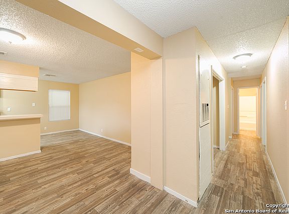 5th image of 3426 Gateway Dr