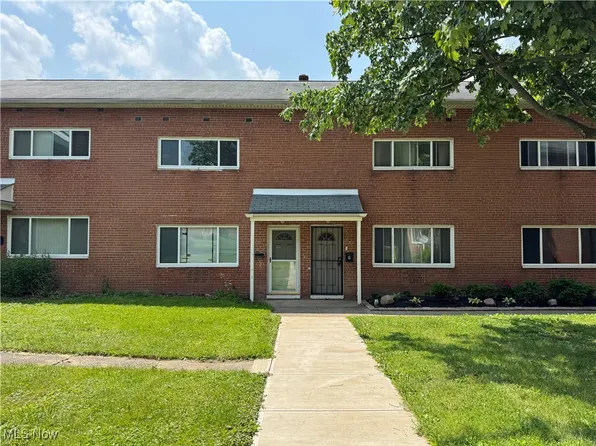 4958 Caroline Dr APT 10, Warrensville Heights, OH 44128