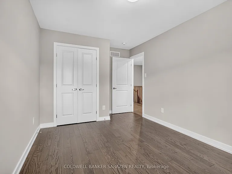 330 Whitham Cres — Photo 19